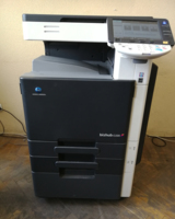 Konica Minolta bizhubC220 c тумбой для бумаги Б/У